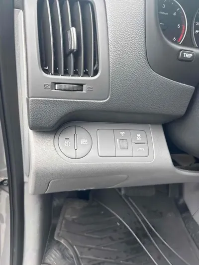 Hyundai Starex 2018, 46439 км, за 10856.14 USD - фото 12