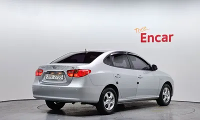 Hyundai Avante 2010, 61324 км, за 2313.59 USD
