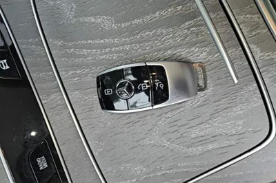 Mercedes-Benz E-Class 2022, 65400 км, за 35640 USD - фото 25