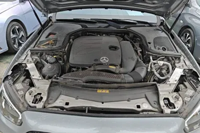 Mercedes-Benz E-Class 2022, 65400 км, за 35640 USD - фото 26