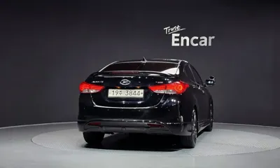 Hyundai Avante 2013, 125327 км, за 3610.35 USD