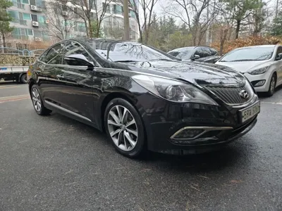 Hyundai Grandeur 2015, 138189 км, за 3633.96 USD