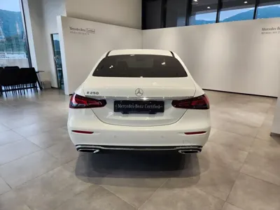 Mercedes-Benz E-Class 2021, 34740 км, за 23419.22 USD - фото 7
