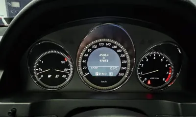 Mercedes-Benz C-Class 2010, 97873 км, за 3633.96 USD - фото 8
