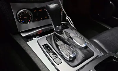 Mercedes-Benz C-Class 2010, 97873 км, за 3633.96 USD - фото 9