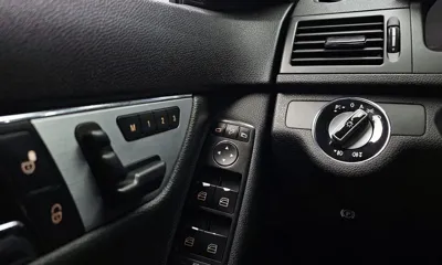 Mercedes-Benz C-Class 2010, 97873 км, за 3633.96 USD - фото 18