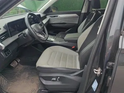 Volkswagen Tavendor 2023, 23600 км, за 22659.95 USD - фото 9