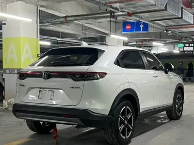 Honda Vezel 2023, 6000 км, за 18241.01 USD