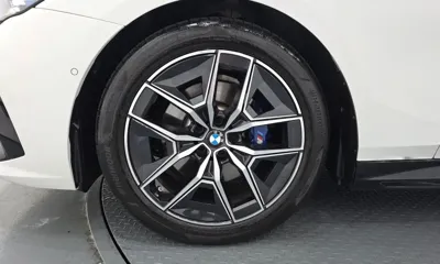 BMW 5-Series 2024, 26246 км, за 38670.04 USD