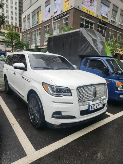 Lincoln Navigator 2022, 20000 км, за 50340.26 USD