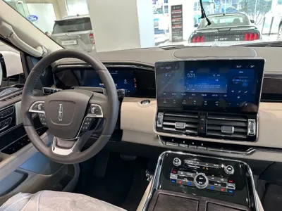 Lincoln Navigator 2022, 20000 км, за 50340.26 USD - фото 9