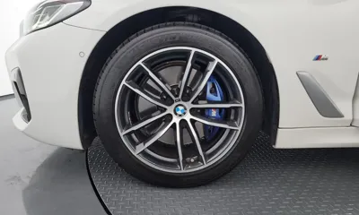 BMW 5-Series 2023, 58393 км, за 27898.12 USD