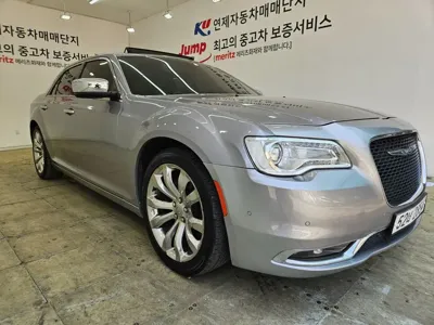 Chrysler 300C 2016, 189856 км, за 4069.84 USD
