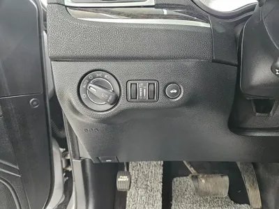 Chrysler 300C 2016, 189856 км, за 4069.84 USD - фото 8