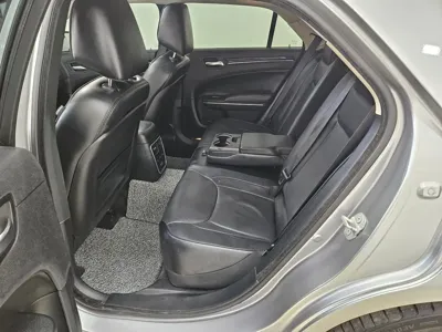 Chrysler 300C 2016, 189856 км, за 4069.84 USD - фото 12