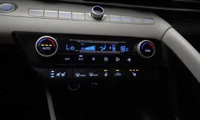 Hyundai Avante 2021, 42265 км, за 11063.35 USD - фото 17
