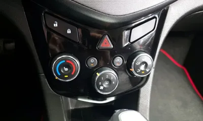 ChevroletGMDaewoo Aveo 2016, 61980 км, за 3190.73 USD - фото 17