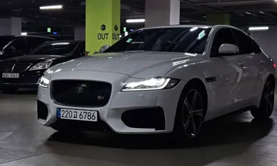 Jaguar XF · 2018 год
