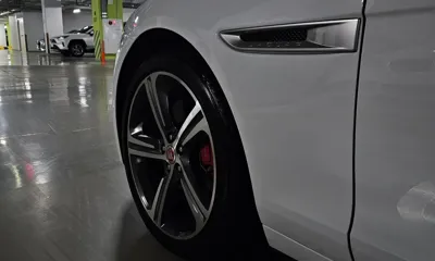 Jaguar XF 2018, 67000 км, за 14535.84 USD
