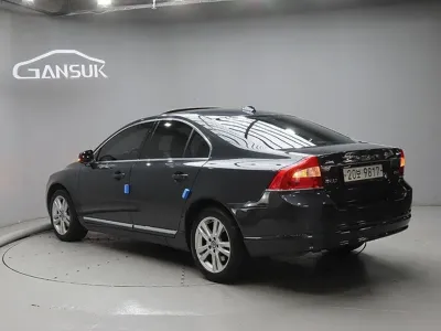 Volvo S80 2013, 80990 км, за 4228.61 USD