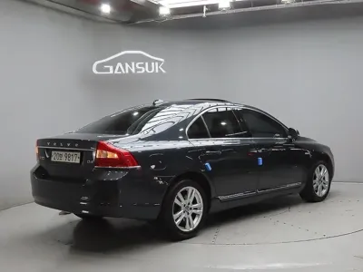 Volvo S80 2013, 80990 км, за 4228.61 USD