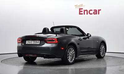 Fiat 124 2017, 64543 км, за 15659.07 USD