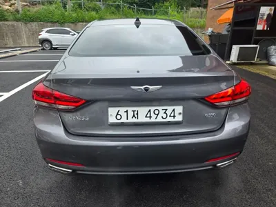 Hyundai Genesis 2014, 136791 км, за 4869.01 USD