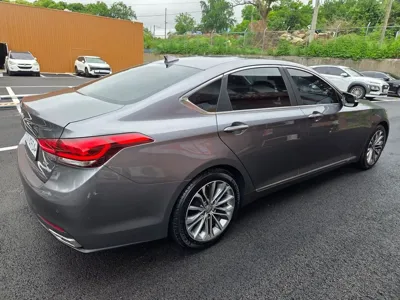 Hyundai Genesis 2014, 136791 км, за 4869.01 USD
