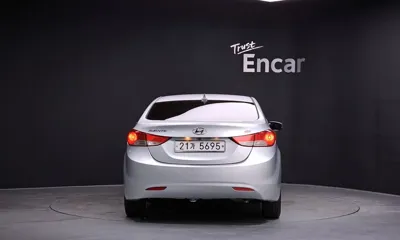 Hyundai Avante 2014, 152689 км, за 2642.88 USD