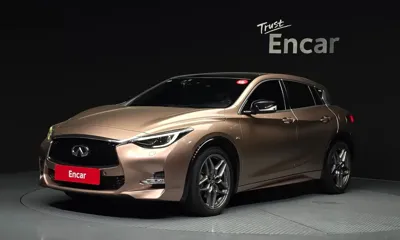 Infiniti Q30 · 2017 год