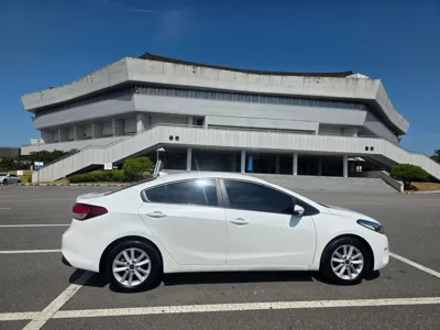 Kia K3 2017, 171923 км, за 4098.36 USD