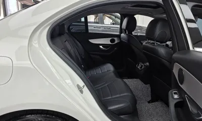 Mercedes-Benz C-Class 2018, 111765 км, за 9897.76 USD - фото 12