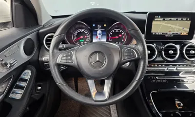Mercedes-Benz C-Class 2018, 111765 км, за 9897.76 USD - фото 13