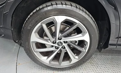 Audi Q5 2025, 6833 км, за 49576.98 USD
