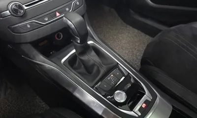 Peugeot 308 2015, 128225 км, за 3575.37 USD - фото 9