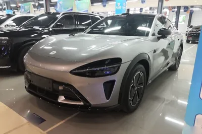 Xiaomi Auto YU7 · 2025 год