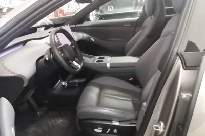 Xiaomi Auto YU7 2025, 18000 км, за 38704 USD - фото 15