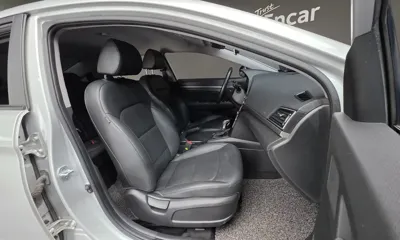 Hyundai Avante 2016, 227225 км, за 3843.65 USD - фото 10