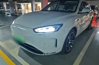 Hima AITO M5 · 2025 год