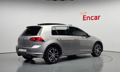 Volkswagen Golf 2016, 89261 км, за 6890.43 USD
