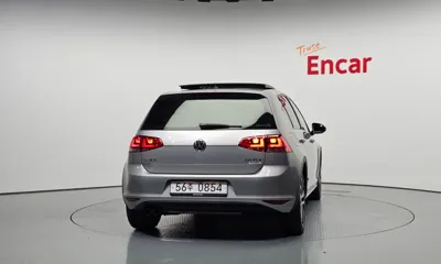 Volkswagen Golf 2016, 89261 км, за 6890.43 USD
