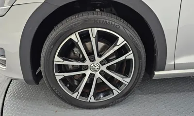 Volkswagen Golf 2016, 89261 км, за 6890.43 USD