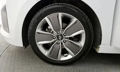 Hyundai Ioniq 2016, 180409 км, за 4294.68 USD