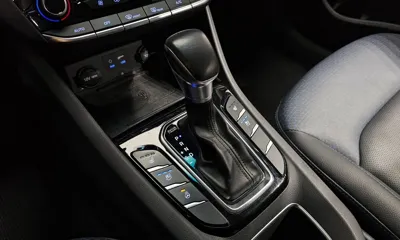Hyundai Ioniq 2016, 180409 км, за 4294.68 USD - фото 9