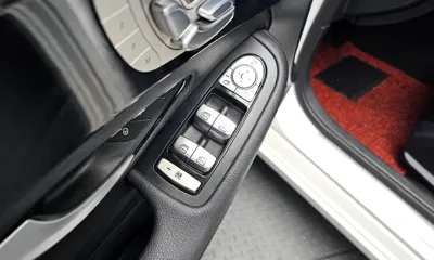 Mercedes-Benz C-Class 2018, 138231 км, за 9846.4 USD - фото 17
