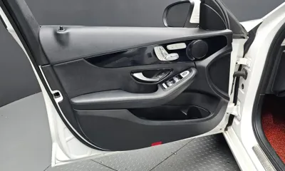 Mercedes-Benz C-Class 2018, 138231 км, за 9846.4 USD - фото 24