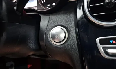 Mercedes-Benz C-Class 2018, 138231 км, за 9846.4 USD - фото 27