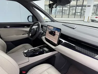 Zeekr 009 2023, 80000 км, за 35314.21 USD - фото 10