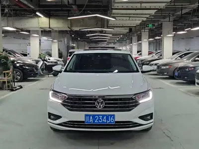 Volkswagen Sagitar 2022, 50000 км, за 11594.83 USD