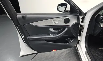 Mercedes-Benz E-Class 2017, 81161 км, за 15097.81 USD - фото 24